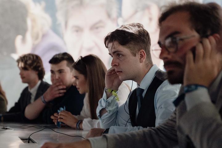 Jeunes militants pendant une session